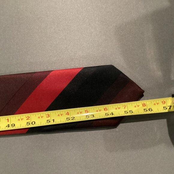 VTG RHYNECLIFFE Red & Black Stripe Men's Necktie - Picture 4 of 4